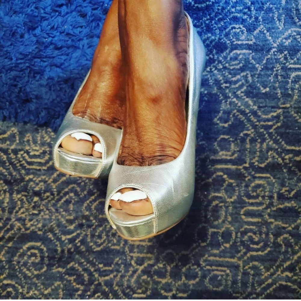 Shoes - Picture 2 of 2